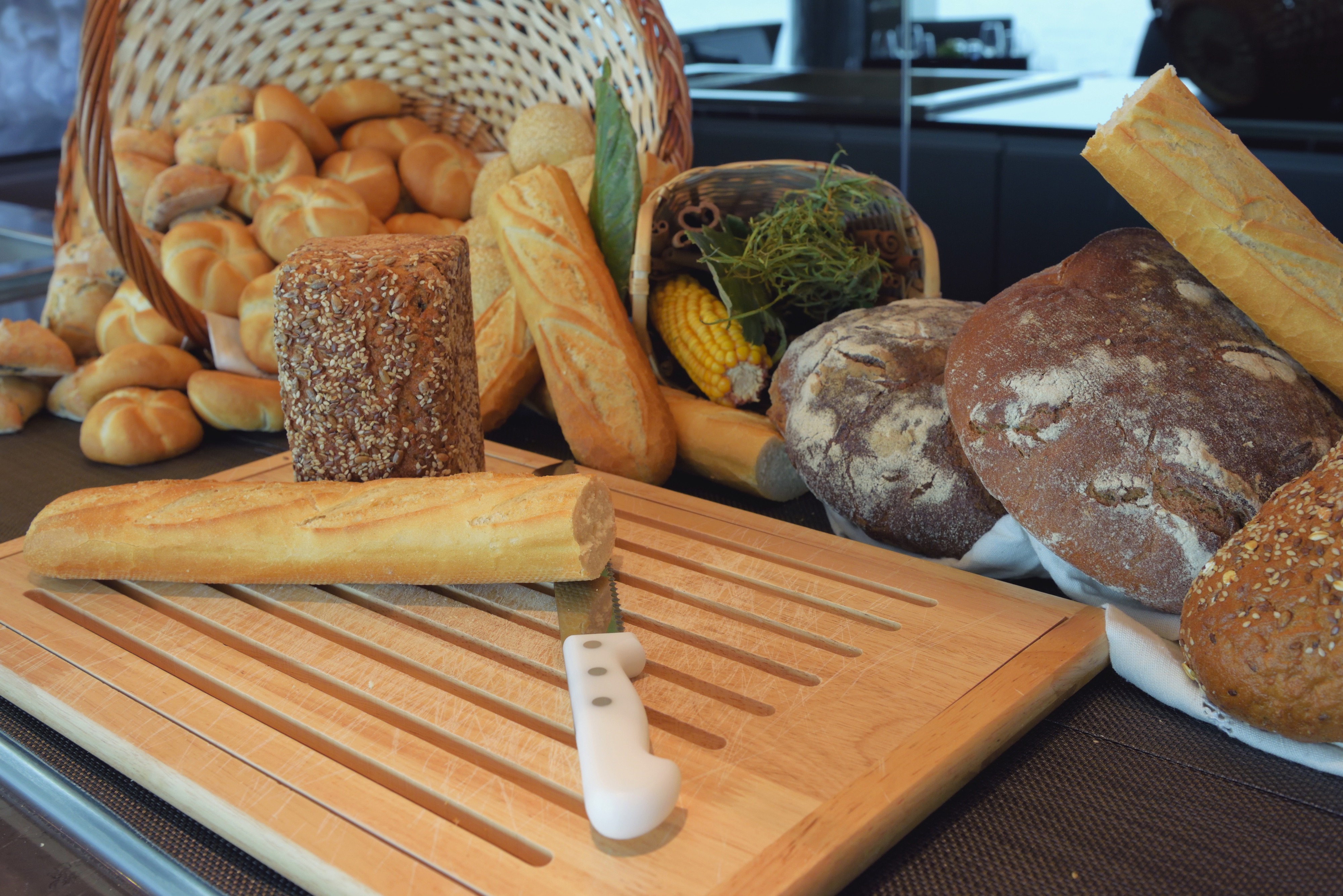 Scenic Luxury Cruises & Tours Scenic Azure Crystal Dining, Breads